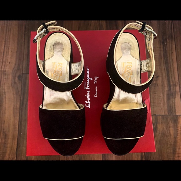 BRAND NEW Salvatore Ferragamo Suede Black Sandal - Picture 1 of 11